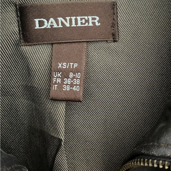 Women’s dark brown leather jacket - Picture 2 of 3